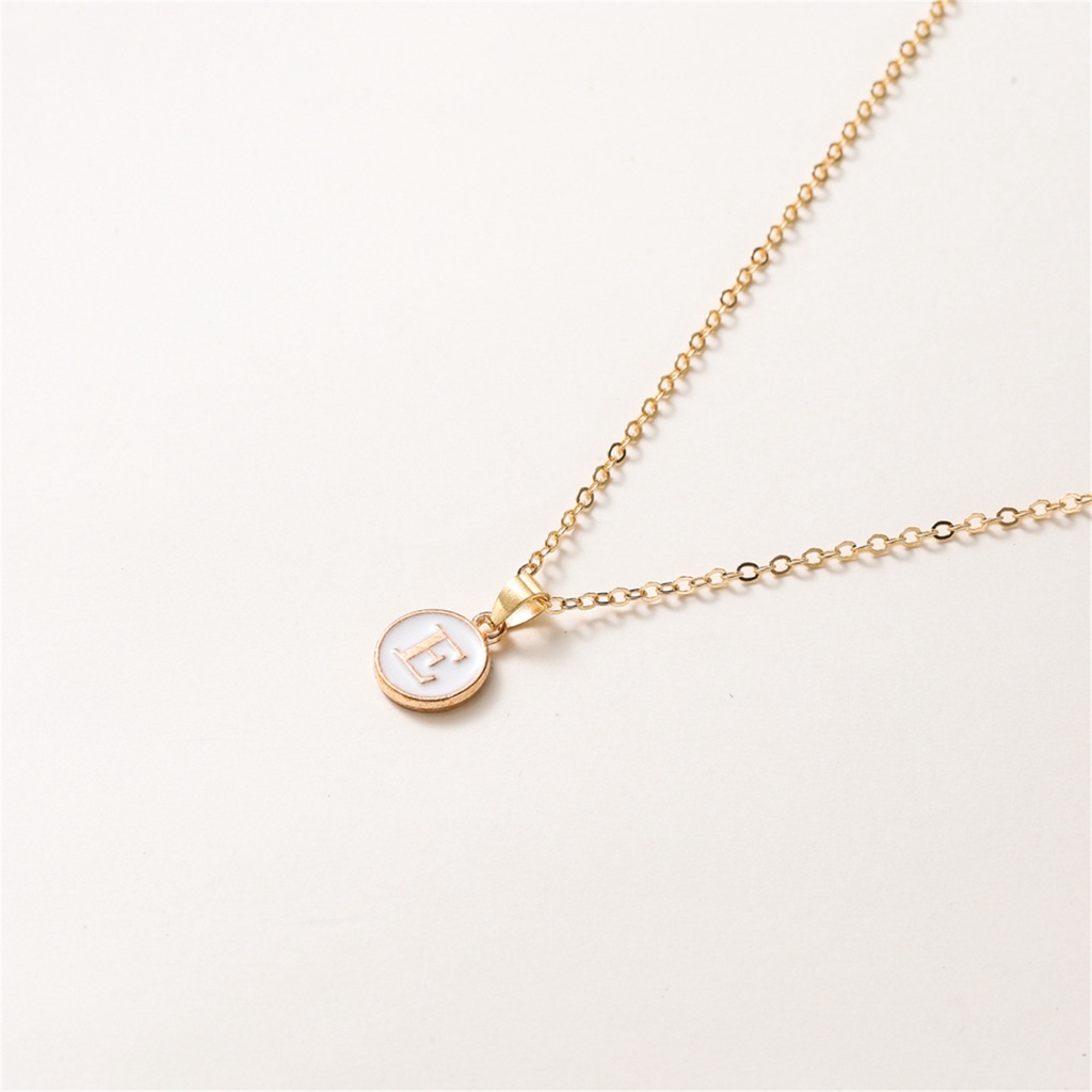 Kalung Huruf Inisial A-Z Liontin Koin Minimalis 1PC Hadiah Perhiasan Alloy Warna Emas Untuk Wanita