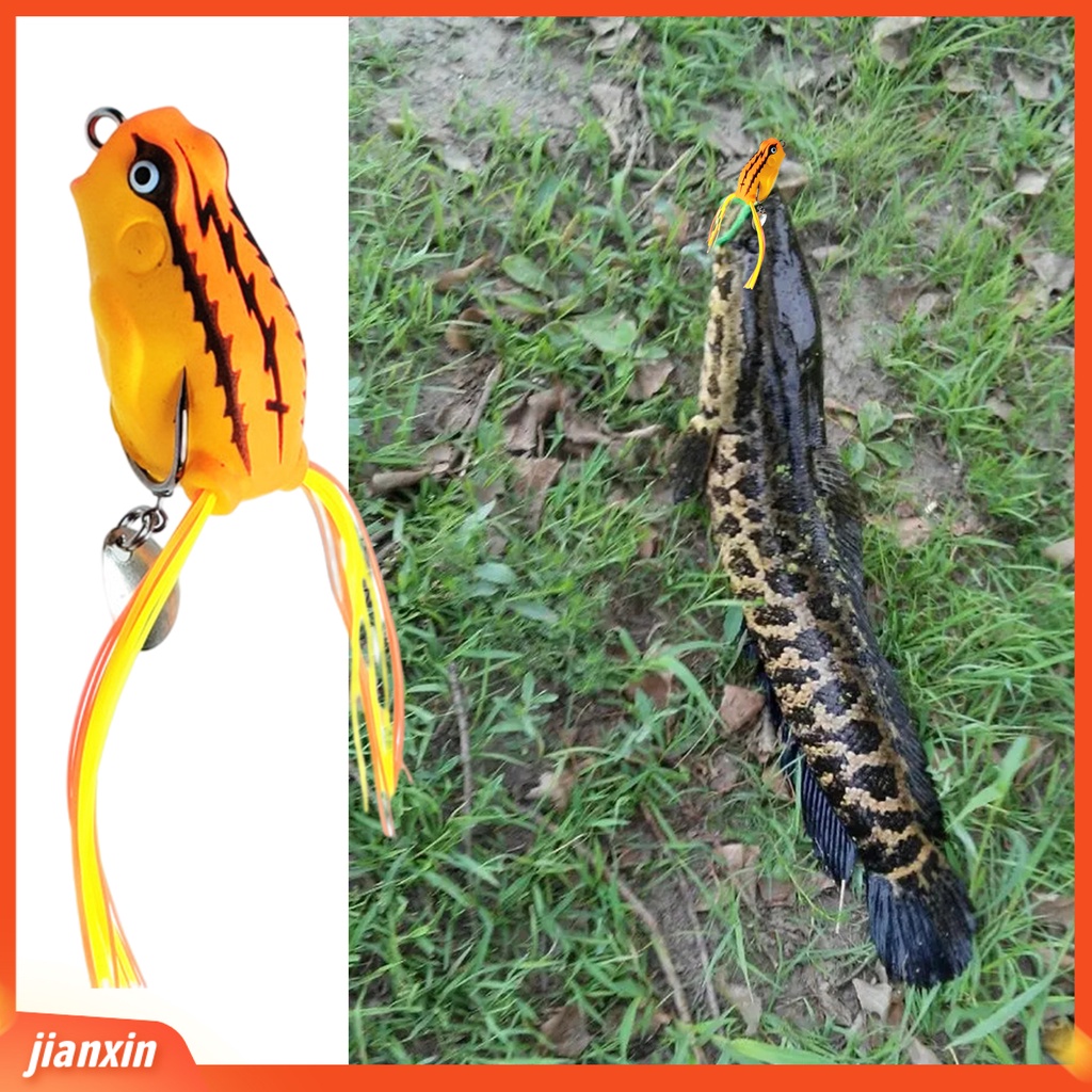 (In Stock) 4cm /7.5g Umpan Pancing Kait Ganda Dengan Jumbai Spinner Payet Berongga Simulasi Pengecoran Panjang Buatan PVC Lembut Snakehead Frog Bait Perlengkapan Memancing