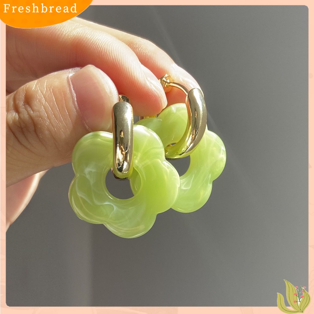 &lt; Freshbread &gt; 1pasang Anting Wanita Bentuk Bunga Resin Indah Halus Berongga Keluar Anting Perhiasan Aksesoris