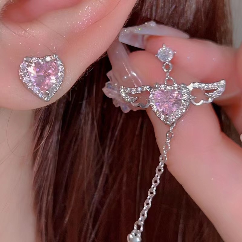 Anting Pejantan Geometris Hati Sayap Kristal Paduan Fashion Wanita