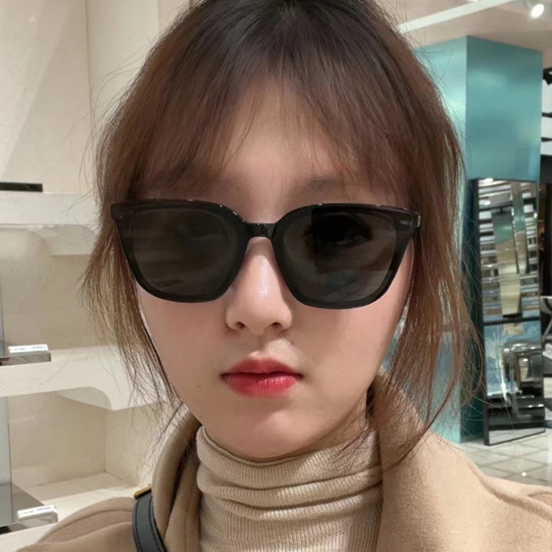 (YUZHU) Vintage Fashion Square Frame Staple Kacamata Hitam Wanita Fashion Korea Y2K Babes Premium Sense Sunglasses