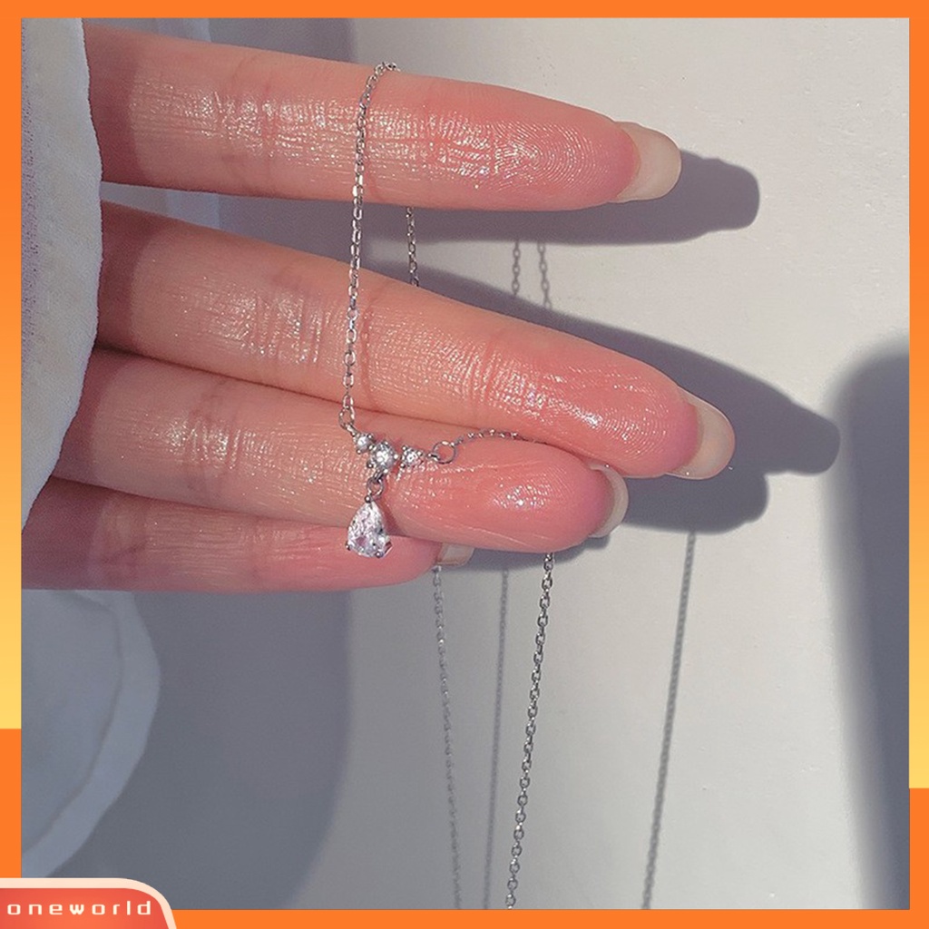 [EONE] Kalung Baja Titanium Berlian Imitasi Mengkilap Inlay Kupu-Kupu Liontin Rantai Ganda Gaun Elegan-Up Warna Perak Wanita Choker Sweater Necklace Aksesoris Perhiasan Hadiah