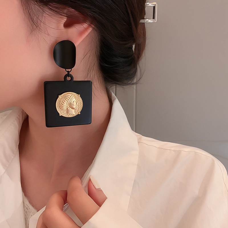 Logam Hitam Liontin Anting Eropa Amerika Serikat Temperamen Kepribadian Fashion Anting Besar Ms Perhiasan Hadiah Natal