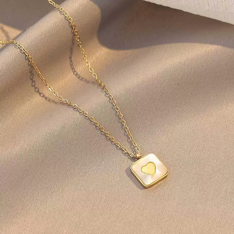 Kalung titanium Wanita Liontin Kotak love Hati Lapis Emas 18K Korea