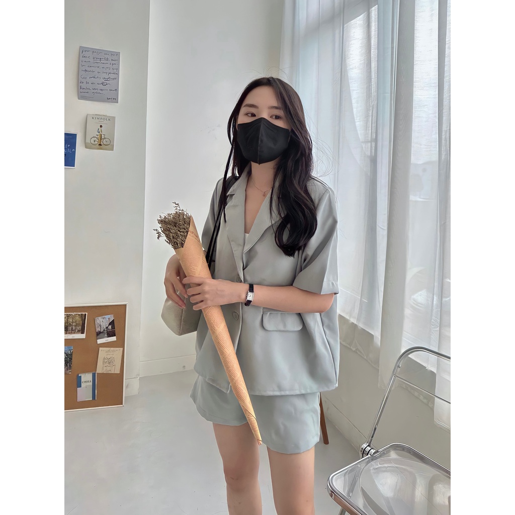 YE-RIN Yura Blazer Shorts Set (2 Colors)