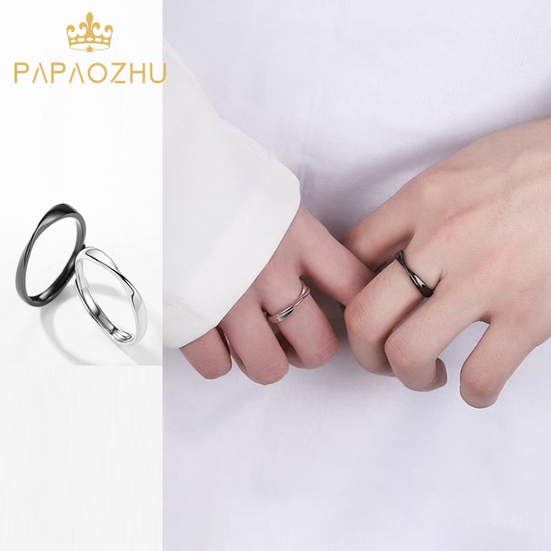 Papaozhu 1PC Minimalis Mengkilap Hitam Perak Möbius Cincin Untuk Pasangan Pecinta Unisex Sederhana Fashion Memutar Cincin Jari Perhiasan Hadiah