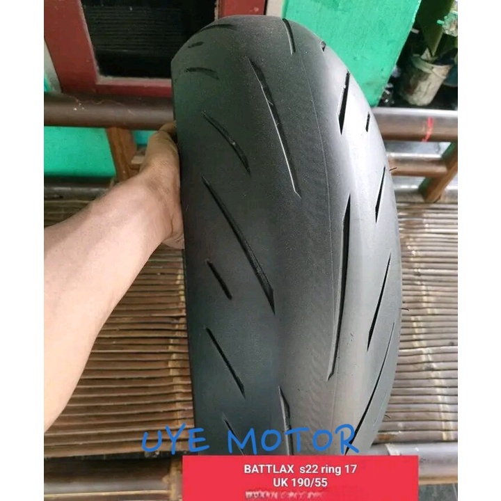 BAN BATTLAX S22 UK 190/55 RING 17