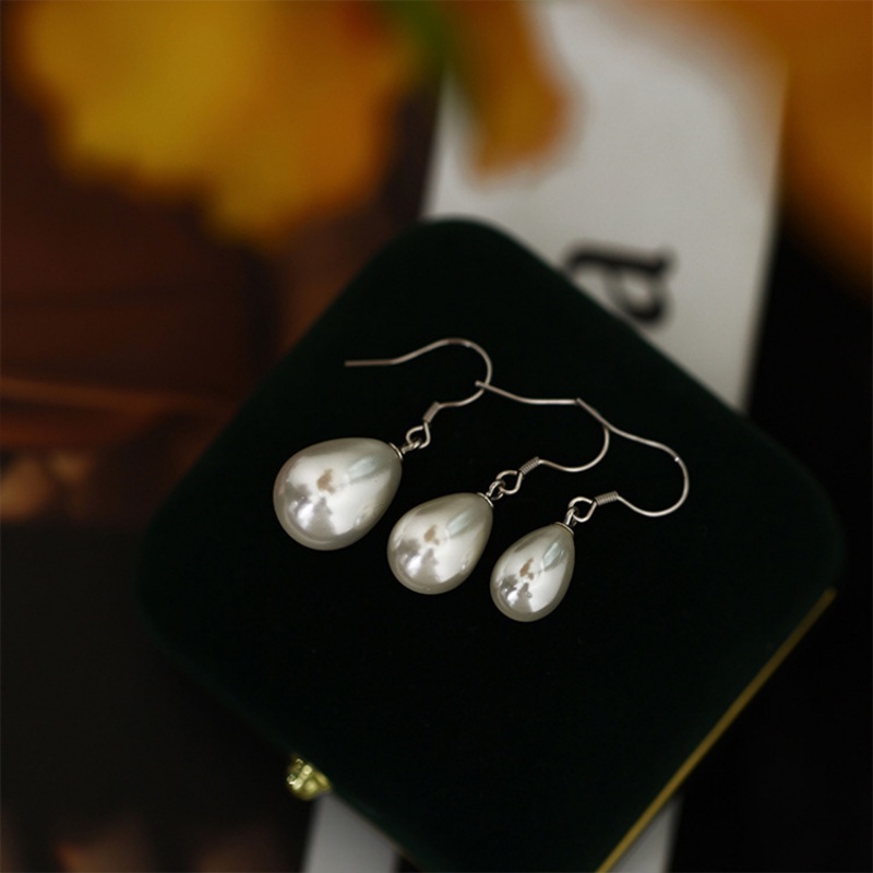 Anting Mutiara Sederhana Korea Anting Tetesan Air Retro Wanita Kelas Tinggi Anting Elegan Anting Pejantan Perak