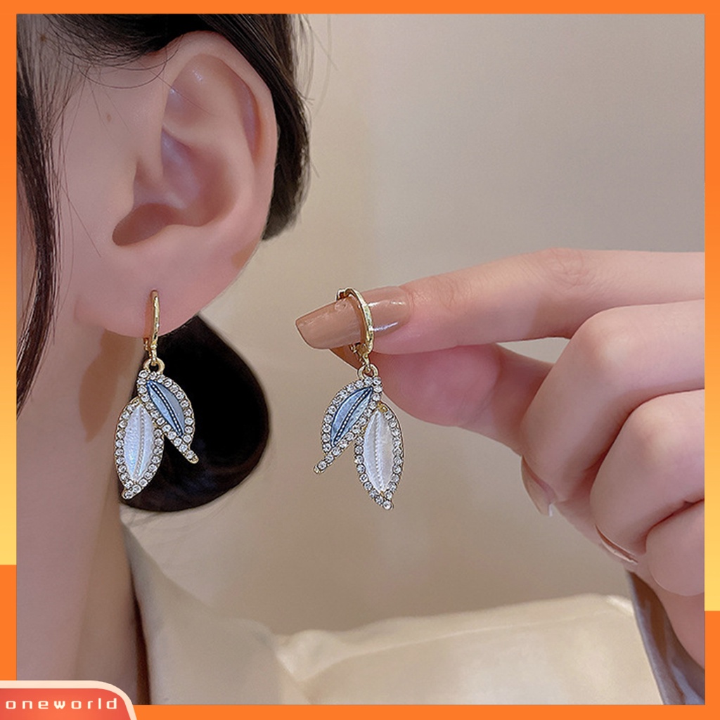 [EONE] 1pasang Anting Menjuntai Gaya Retro Elegan Temperamen Hadiah Berkilau Berlian Imitasi Daun Biru Wanita Drop Earrings Perhiasan Aksesoris