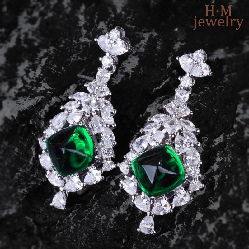 S925 Perak Vintage Emerald Diamond Stud Earrings Wanita Mewah Hijau Kristal Anting Panjang