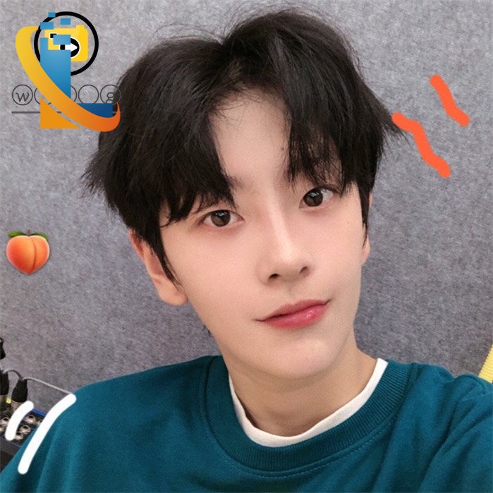 Wig rambut pendek pria dengan poni rambut keriting pendek trendi yang tampan