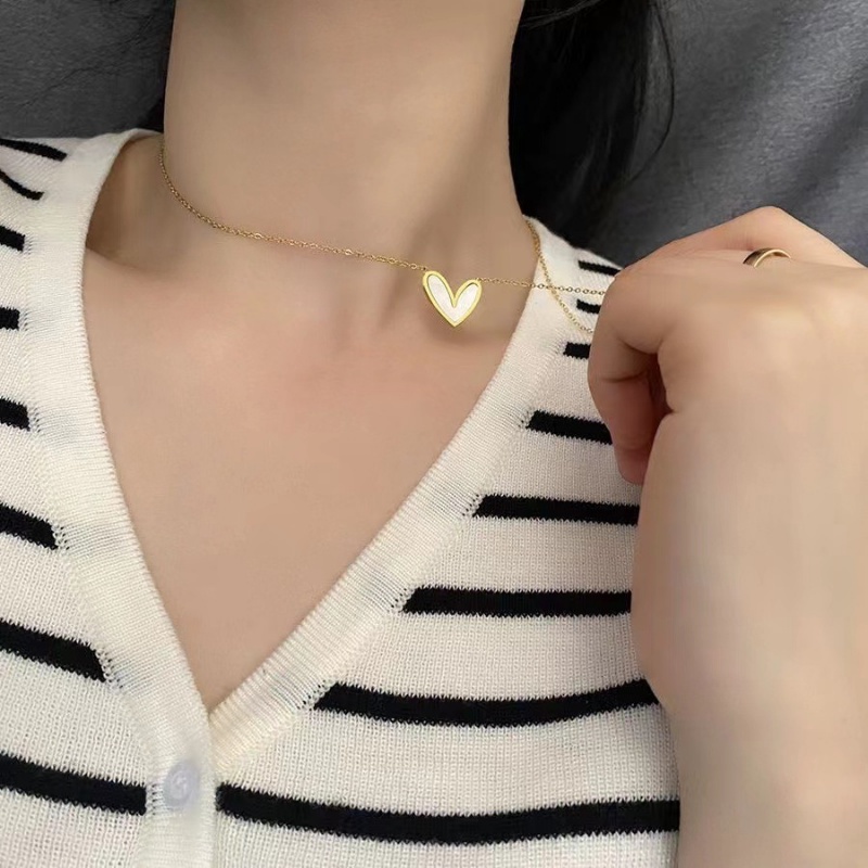 Ahellogirl Kalung Cinta Mode Cahaya Mewah Desain Pribadi Serbaguna Gaya Minimalis Canggih Liontin Necklaces
