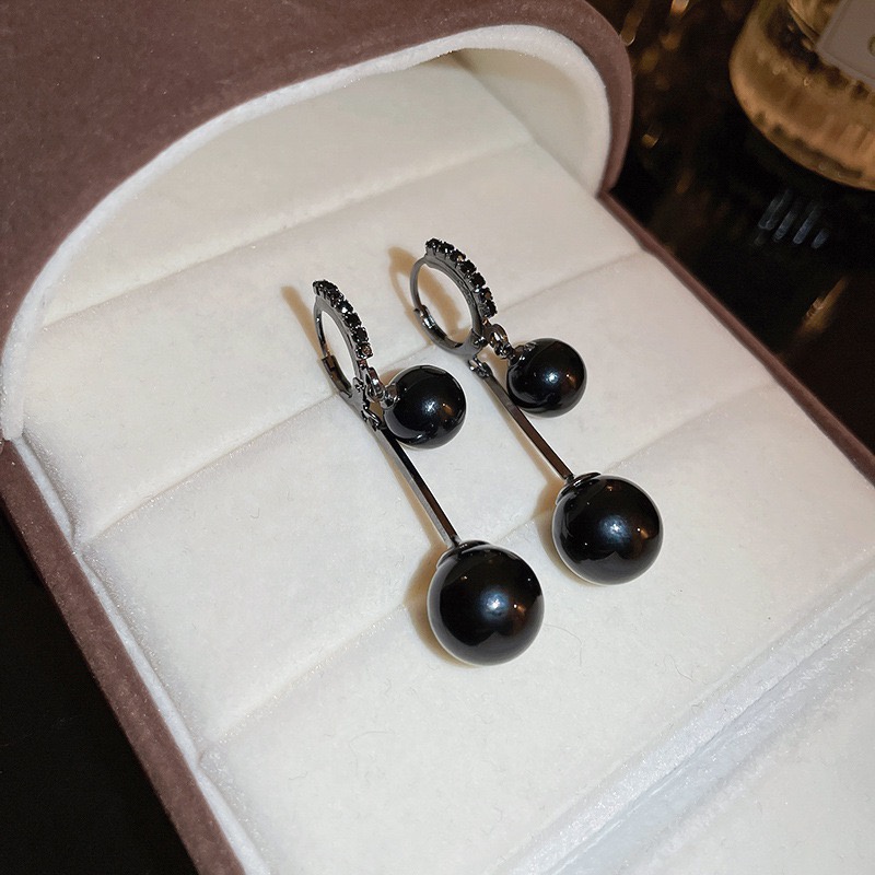 Mode Baru Gaya Retro Berlian Imitasi Anting Buatan Bertatahkan Hitam Bola Kecil Rumbai Anting Earrings Wanita