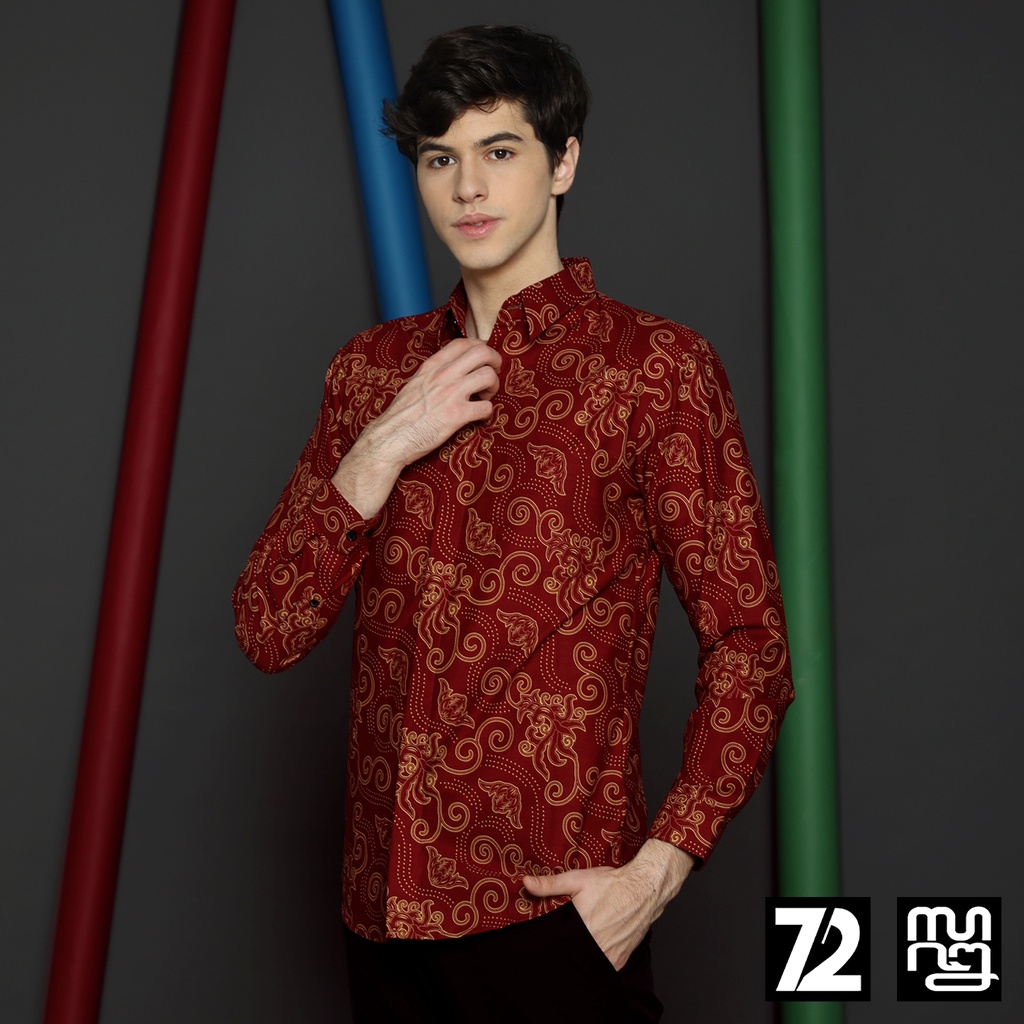 BAJU BATIK PRIA Kemeja Lengan Panjang Slimfit Premium Motif Fox Warna Merah 723693 Cap 72IL - Baju Kemeja Atasan Pakaian Setelan Batik Pria Cowok Laki Laki Remaja Keluarga Kantor Lengan Panjang Modern Slimfit Slim Fit Premium Kekinian