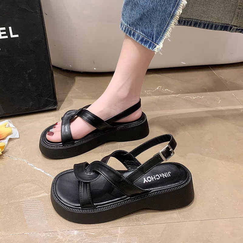 COD Sneakersdaily 570 Sandal Wedges Plafrom Tali Gesper Fashion Wanita Korea Model Baru