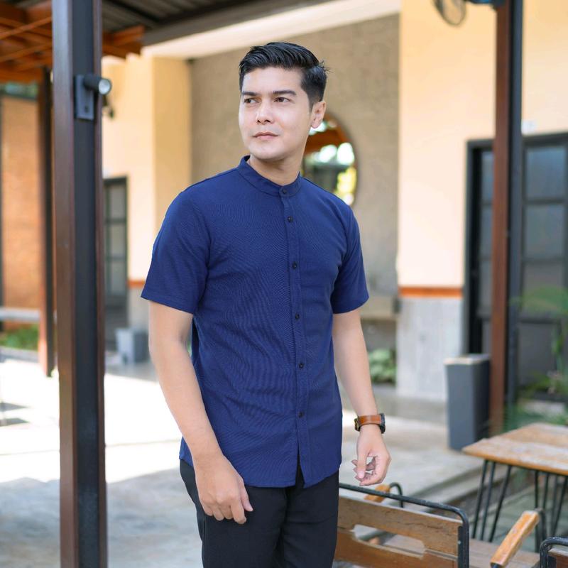 Kemeja Pria Lengan Pendek Kerah Sanghai Casual Polos Slimfit Size M - XXL