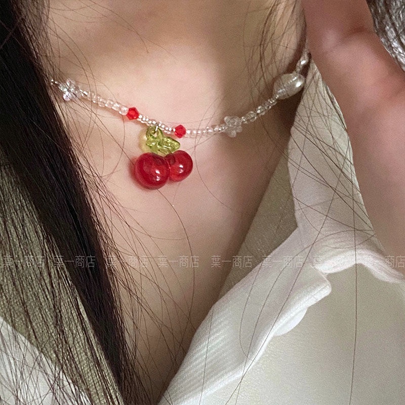 Kalung Mutiara Retro Prancis Musim Panas Cherry Liontin Gaya ins Unik Temperamen Sederhana Rantai Klavikula Cinta Tahun Baru