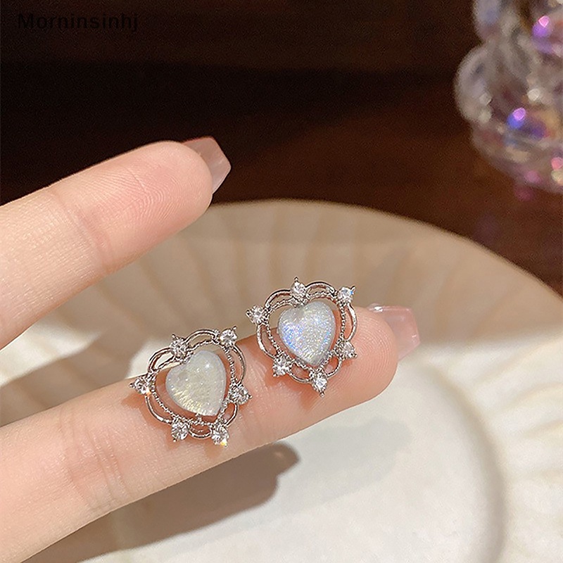 Mornin Klasik Berongga Hati Wanita Stud Earring Cantik Micro Paved Cz Batu Aksesoris Gadis Romantis Classic Earring Untuk Wanita id