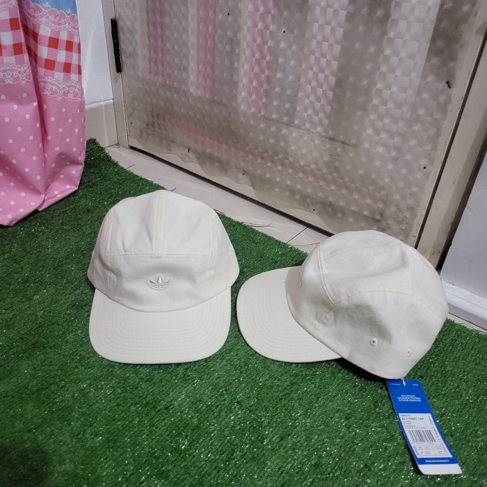 Adidas original adicolor 5 panel cap krem bnwt resmi - osfm