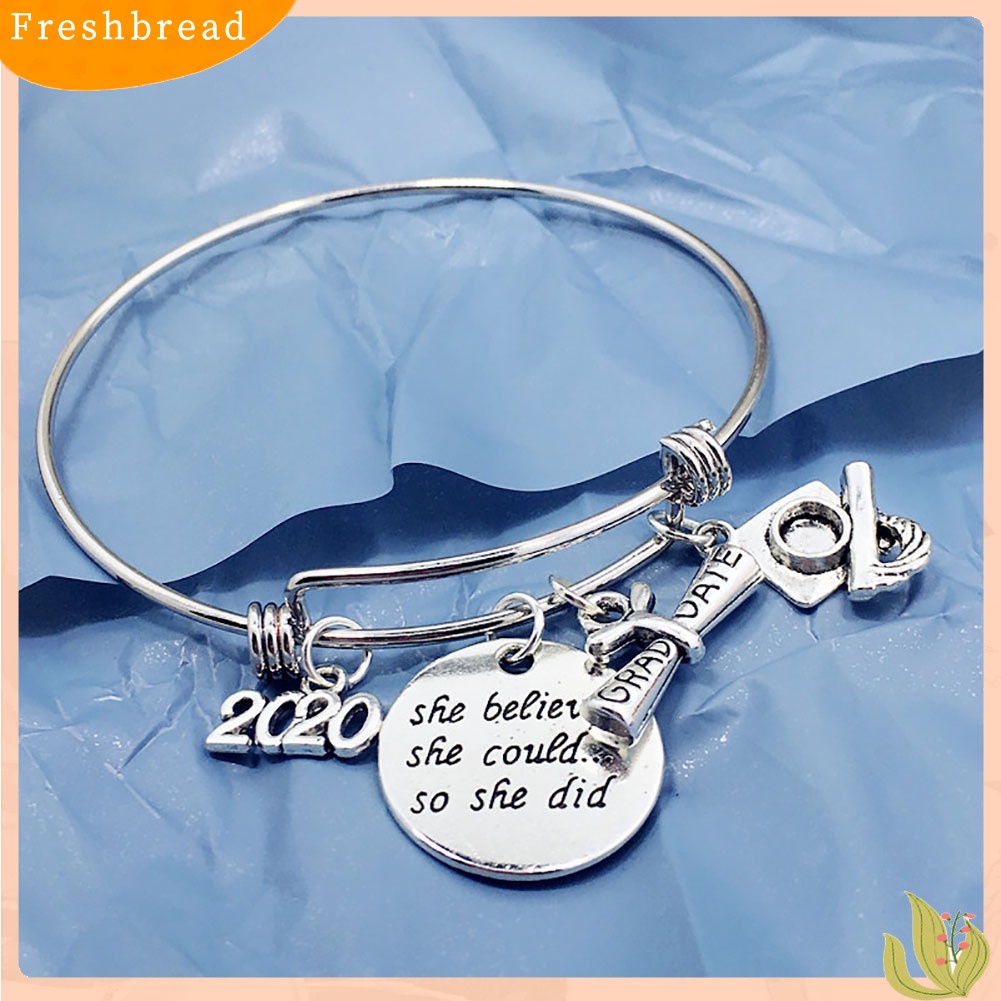 &lt; Freshbread &gt; Huruf Grafir Mortarboard Adjustable2020Gelang Wisuda Bangle Hadiah