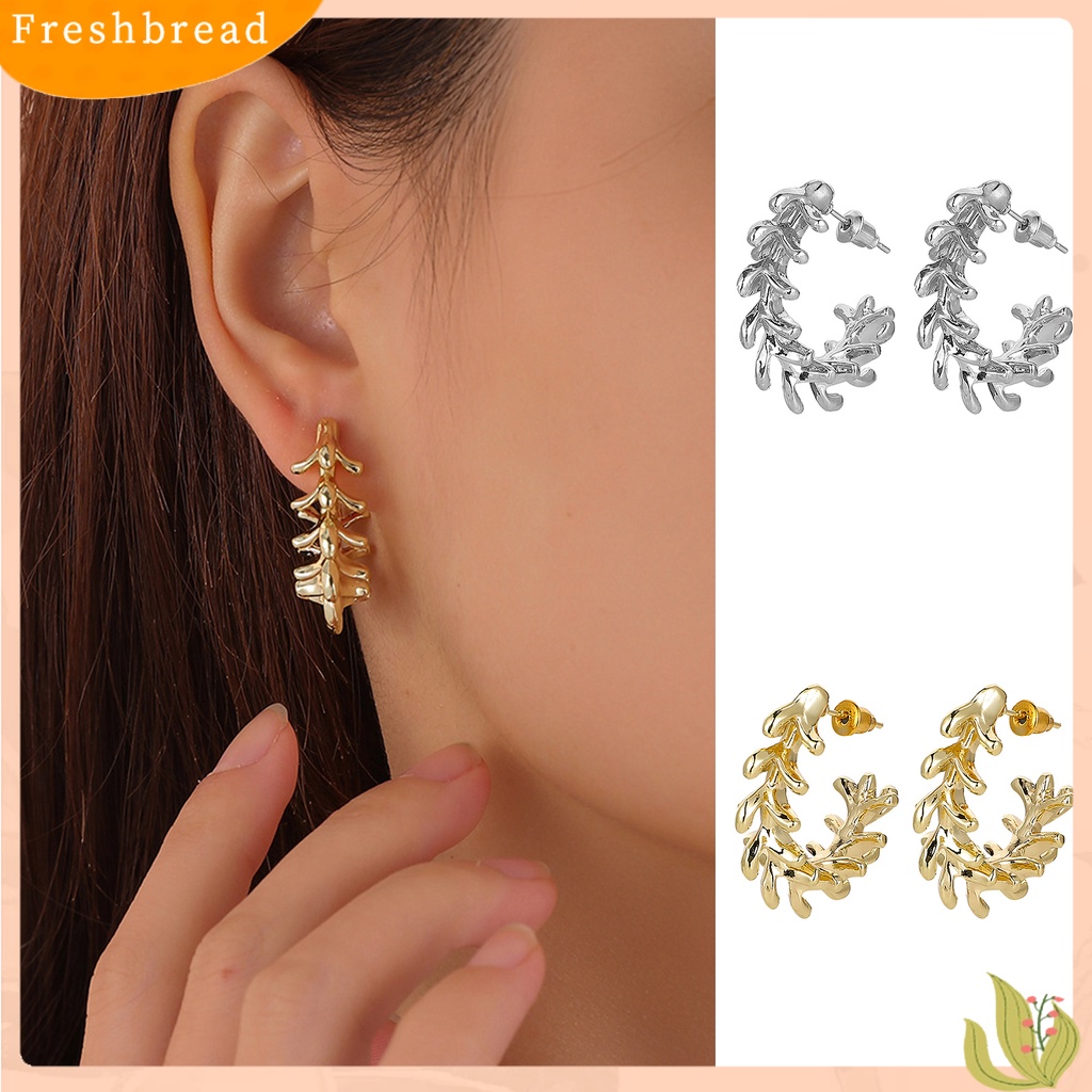 &lt; Freshbread &gt; 1pasang Anting Wanita Bagus Gloss Fashion Perhiasan Perak/Emas Berbentuk C Geometris Stud Earrings Women Jewelry