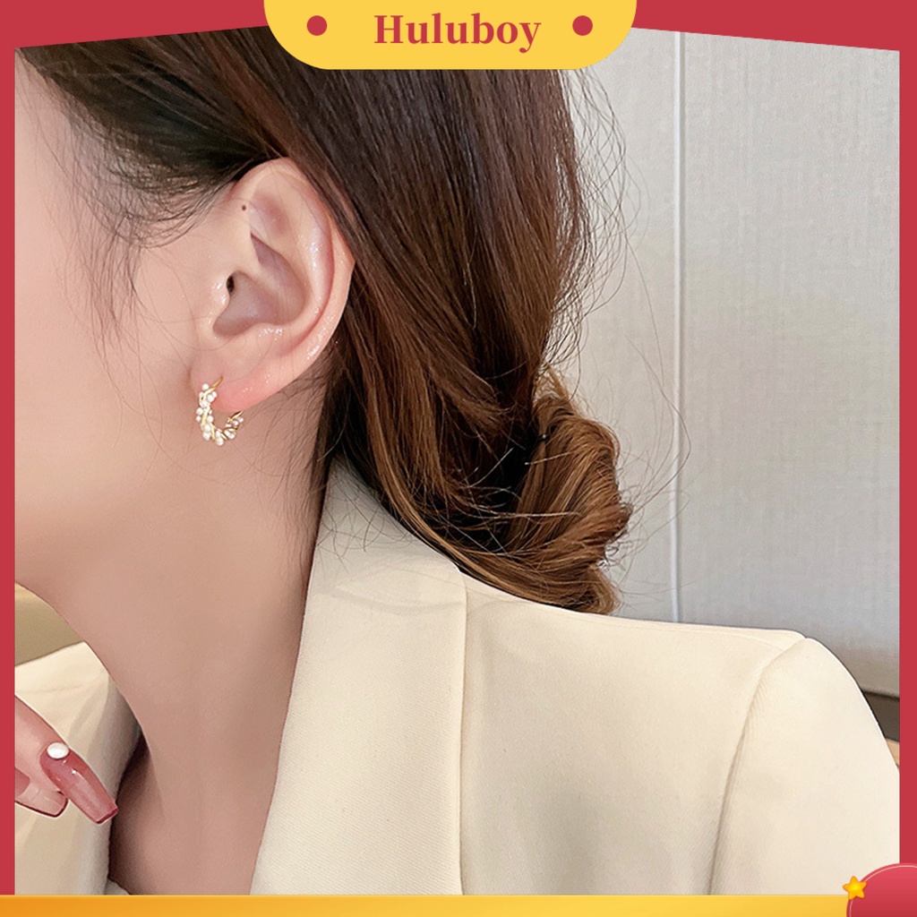 {Ready Stock} 1pasang Anting Hoop Cahaya Mewah Temperamen Mutiara Imitasi Minimalis Geometris Hias Hadiah Wanita Anting Lingkaran Perhiasan Pesta Aksesori Busana