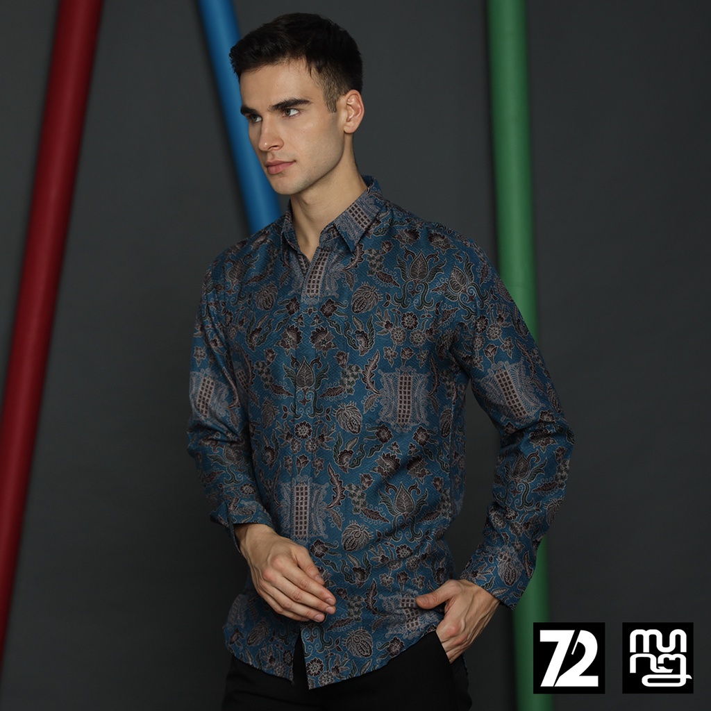 KEMEJA BATIK PRIA LENGAN PANJANG Kemeja Dobby Slimfit Motif Pintu Aceh Warna Biru 723544 Cap 72 - Baju Kemeja Atasan Pakaian Setelan Batik Pria Cowok Laki Laki Remaja Keluarga Kantor Lengan Panjang Modern Slimfit Slim Fit Premium Kekinian