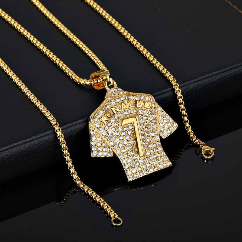 [Z H Perhiasan] Vintage Emas 18K Piala Dunia No. 7jersey Liontin Fashion Pria Anti Karat Berlian Kalung Liontin Hip Hop Pesta Baja Titanium Perhiasan Aksesoris Grosir