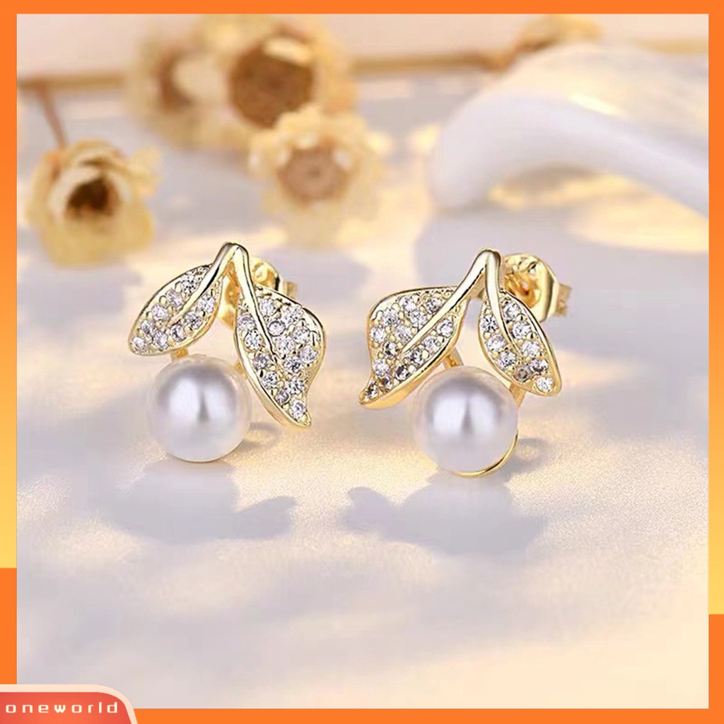 [EONE] 1pasang Ear Studs Dainty Elegan Bling Berlian Imitasi Golden High Gloss Daun Mutiara Imitasi Wanita Anting Perhiasan Aksesoris