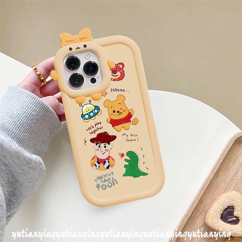 IPHONE Cute Little Monster Dinosaurus Cute Winnie The Pooh Couples Case Kompatibel Untuk Iphone11 14 13 12 Pro Max 7Plus XR X XS Max7 6 8 6s Plus SE 2020 3D Lensa Monster Kecil Soft Cover