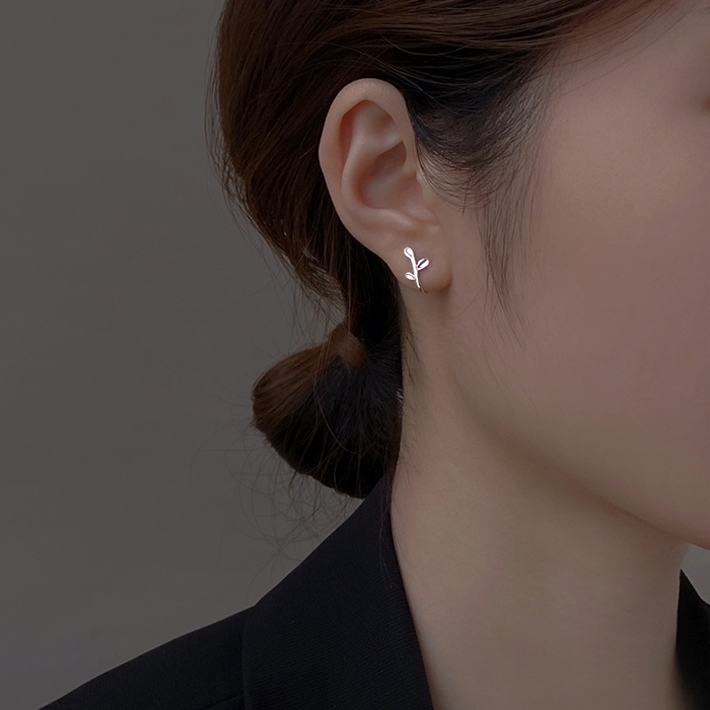 Papaozhu Stylish S925 Silver Leaf Hook Earrings Untuk Wanita Perempuan Temperamen Anti Alergi Cuff Earring All-match Aksesoris Telinga Pakaian Sehari-Hari