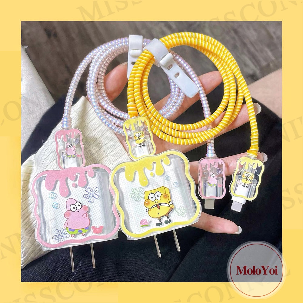 5in1 Kartun Toy Story Cute Strawberry Bear Wavy Edge Data Cable Sleeve Set Kompatibel Untuk Apple18/20W Adaptor Charger Lembut TPU Cover Dengan Pelindung Gigitan Kabel SpongeBob Yang Indah