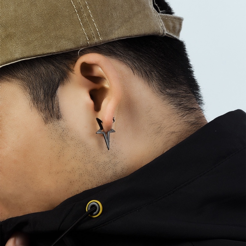 Fashion Gaya Punk Bintang Stud Earrings Hip Hop Street Style Wanita Pria Anti Karat Pentagram Earrings Klasik Sederhana Perhiasan
