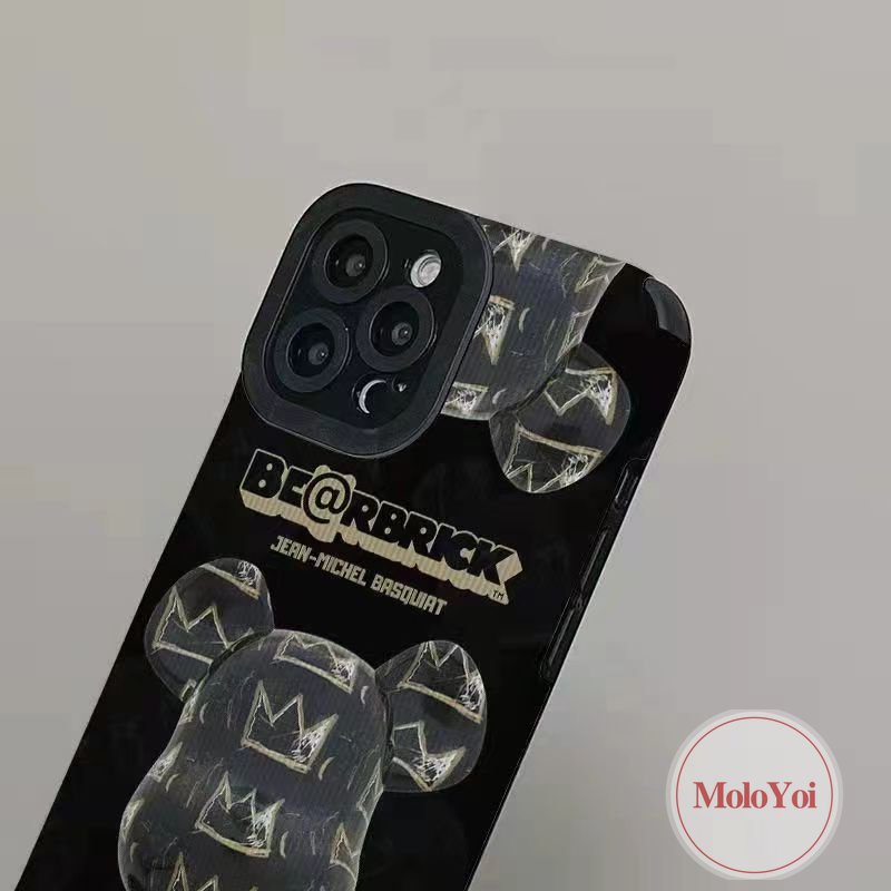 IPHONE Casing Stiker Tekstur Kulit Mewah Kompatibel Untuk Iphone7 8plus11 14 12 13 Pro MAX 7Plus XR X XS MAX Merek Trendi Bearbrick Mahkota Beruang Kekerasan Lembut Phone Cover