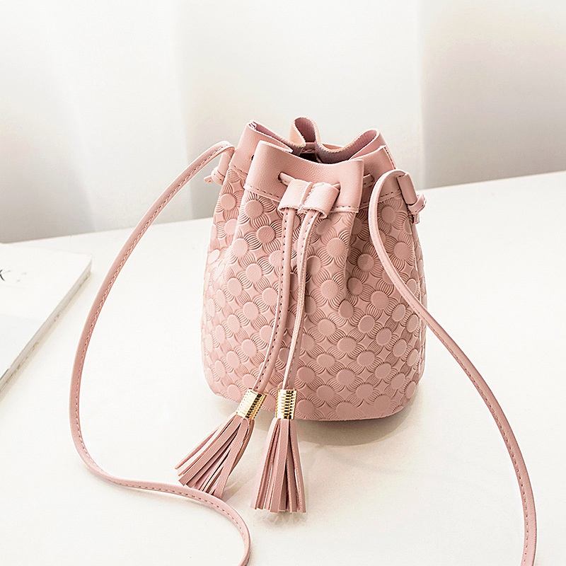 KH Tas Selempang Wanita Serut Motif Tekstur Korea Rumbai Terbaru Korean Bag Sling Bag A62