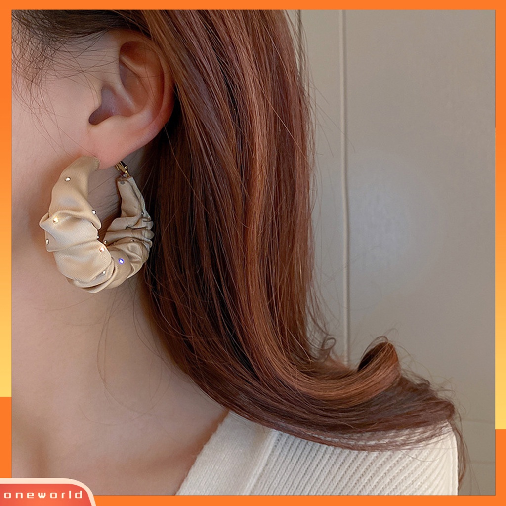 [WOD] 1pasang Berlian Imitasi Bersinar C-shaped Hoop Earrings Putaran Kain Sutra Dekorasi Lady Drop Earrings Fashion Jewelry