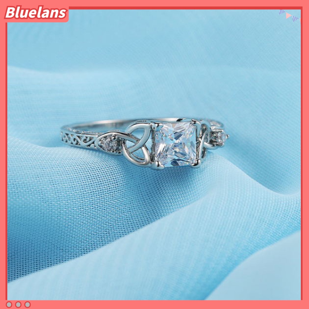 [BLS] Wanita Cincin Geometris Motif Bunga Persegi Diamante Electroplating Hypoallergenic Dekorasi Perhiasan Simulasi Berlian Janji Cincin Mewah Untuk Pesta