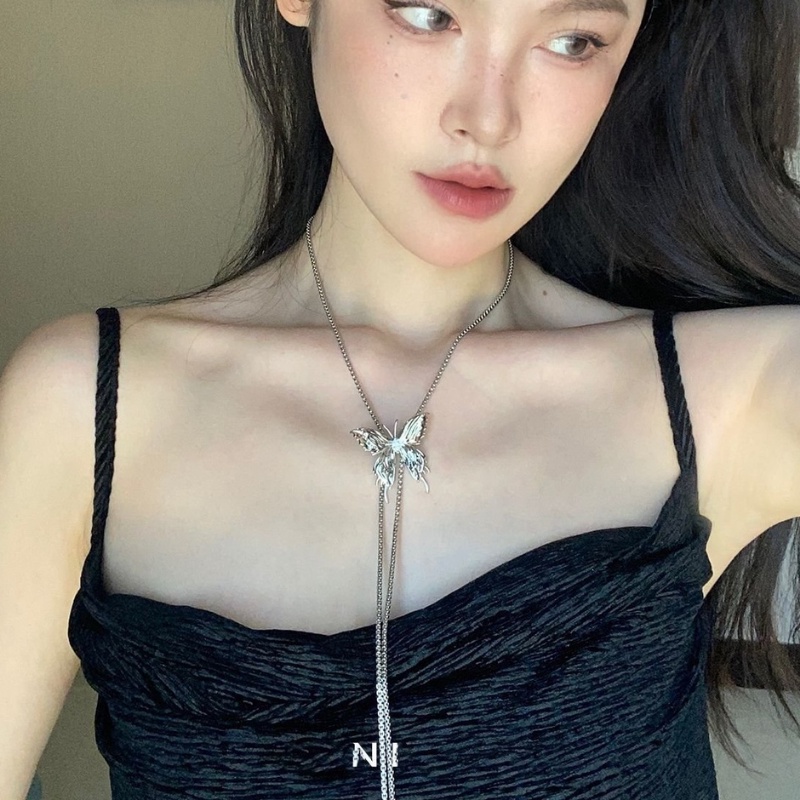 2023kalung Logam Gaya Baru Kupu-Kupu Kepribadian Yang Dapat Disesuaikan Manis Memakai Lebih Dari Satu Gaya Korea Kecil Mewah Panjang Gaya Tulang Selangka Choker Perhiasan