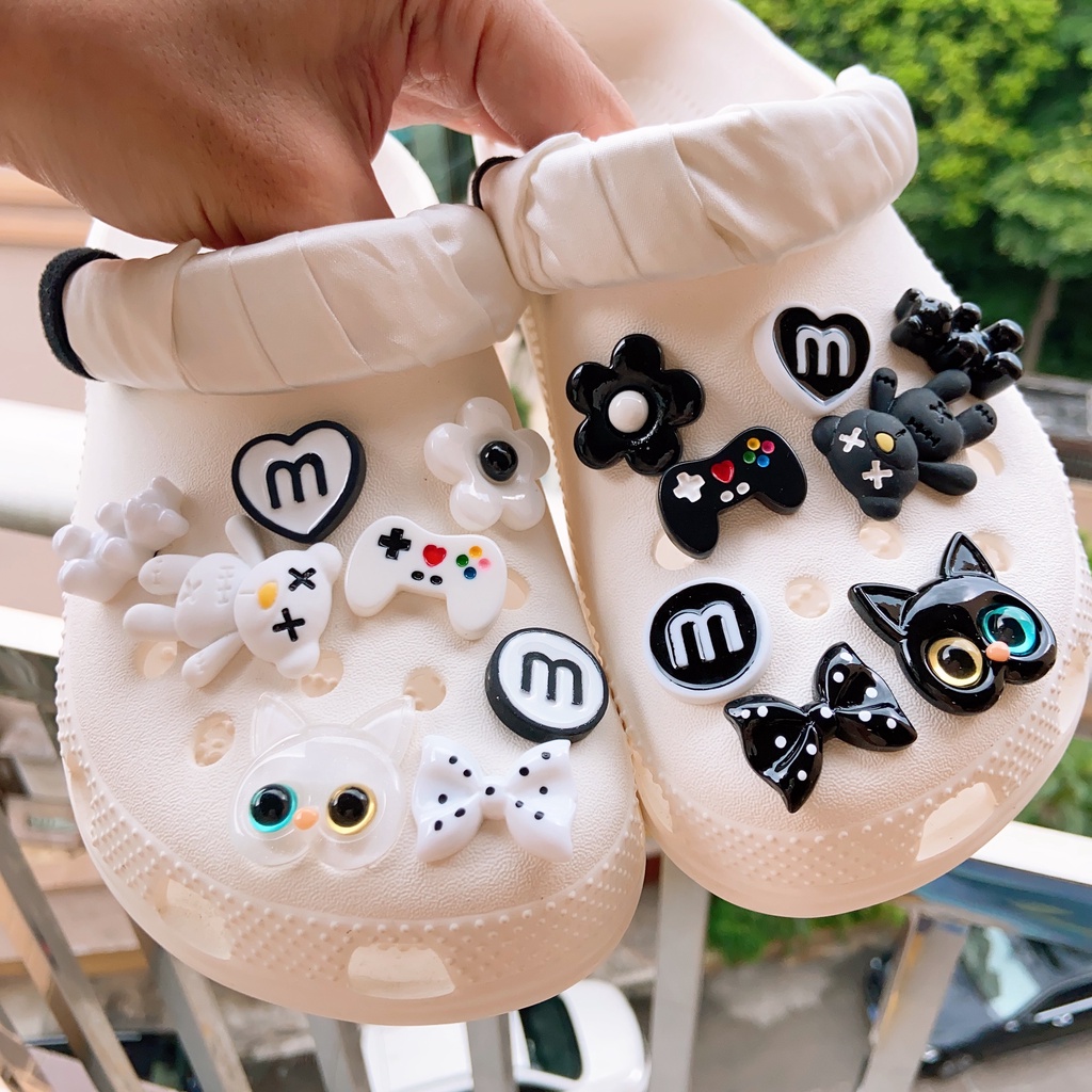 16pcs Black &amp; White Game Sprite Set Croc Jibz Charm Button Aksesoris Sepatu Fashion#Seri Hitam &amp; Putih