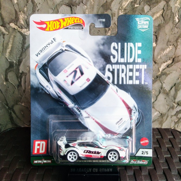 HOT WHEELS PREMIUM CC Slide Street '20 Toyota GR Supra