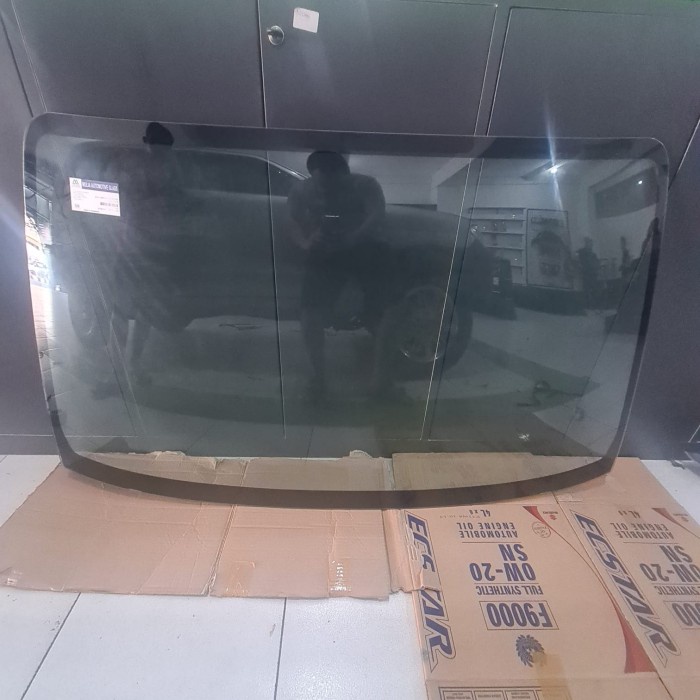 Kaca Depan Daihatsu Taruna Mulia