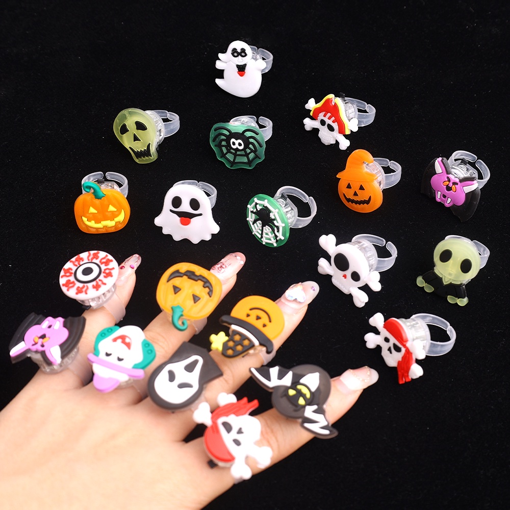 Gaya Acak 10pcs Cosplay Hadiah Perlengkapan Pesta Kreatif Adjustable Terbuka LED Flash Jari Cincin Halloween Dekorasi Lucu Halloween Labu Hantu Tengkorak Bercahaya Rings Untuk Anak