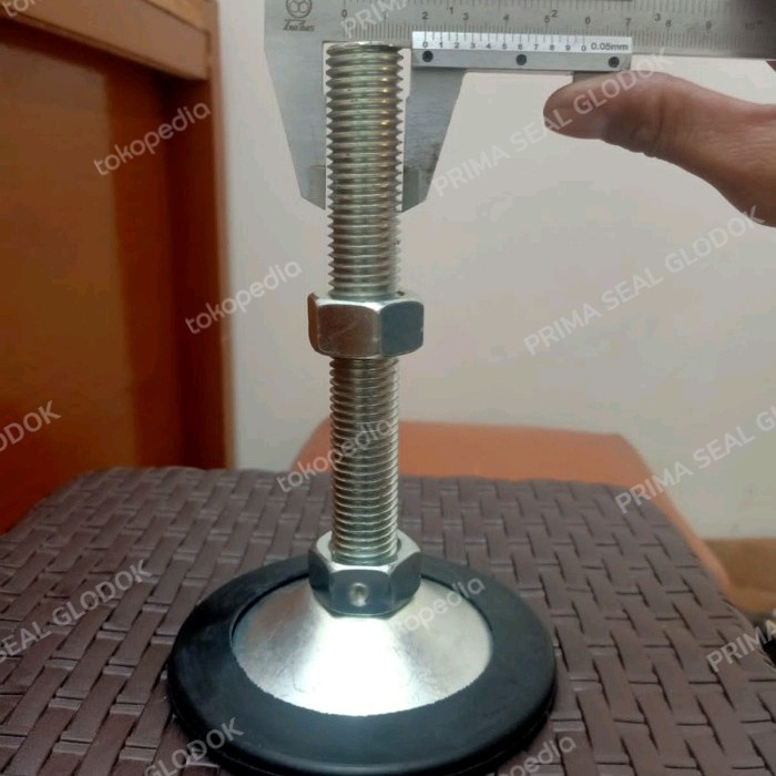 1 Set Kaki Adjuster conveyor M20 x 150 + Karet / Foot Adjuster Table