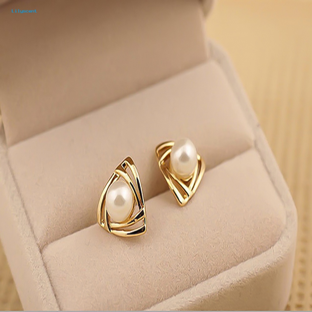 Lilyscent Wanita Mutiara Imitasi Hias Double Segitiga Crossover Ear Stud Earrings Perhiasan Hadiah