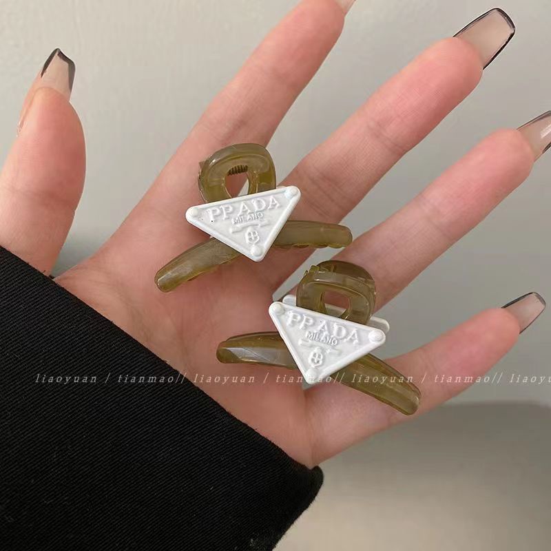 Sweet and Cute Triangle Mini Gripper Korea Candy Resin Hair Clip Jepit Rambut Mini Murah