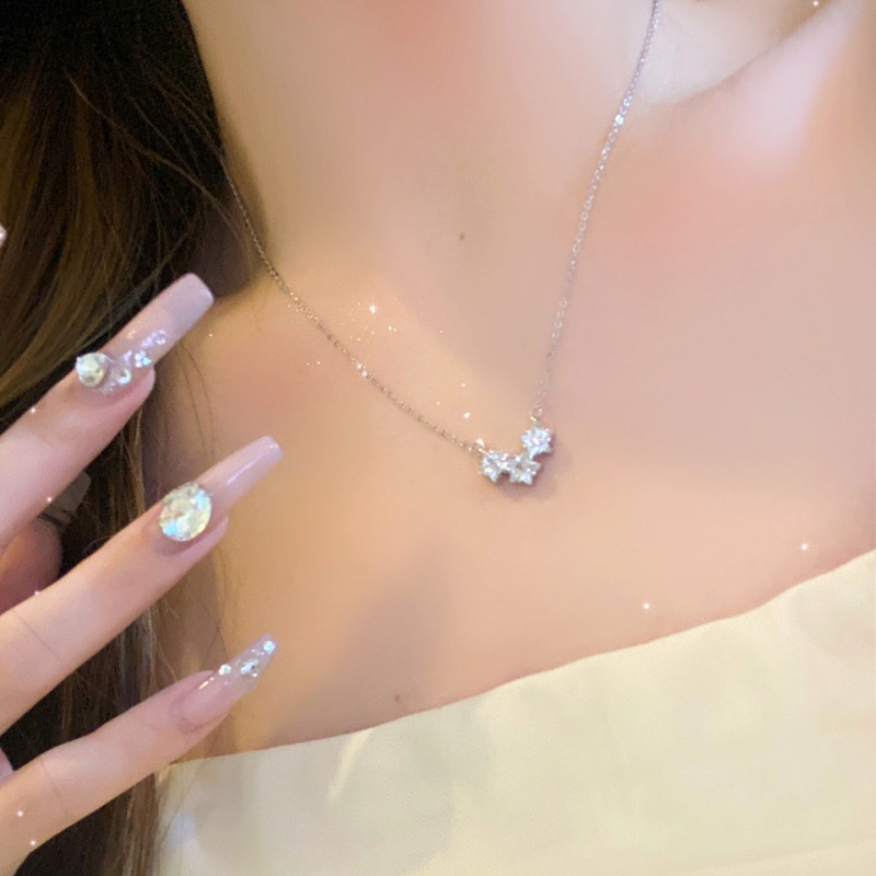 Bintang Kecil Kalung Perempuan Cahaya Mewah Niche S925 Serbaguna Penginderaan Canggih Rantai Tulang Selangka