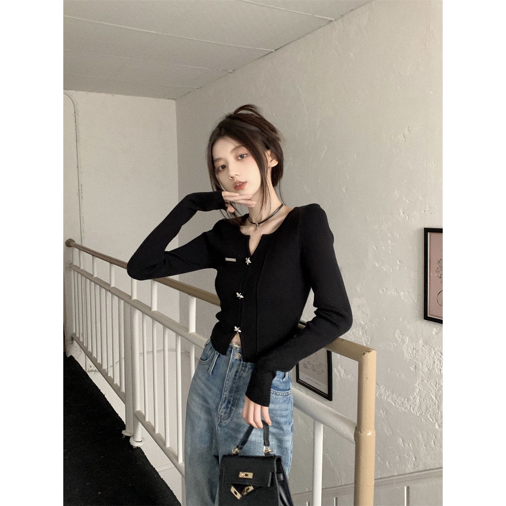 Red REUP Hitam V-Leher Bottoming Kemeja T-shirt Wanita Musim Semi dan Musim Gugur Baru Rasa Desain Niche Slim Pendek Lengan Panjang top Pakaian