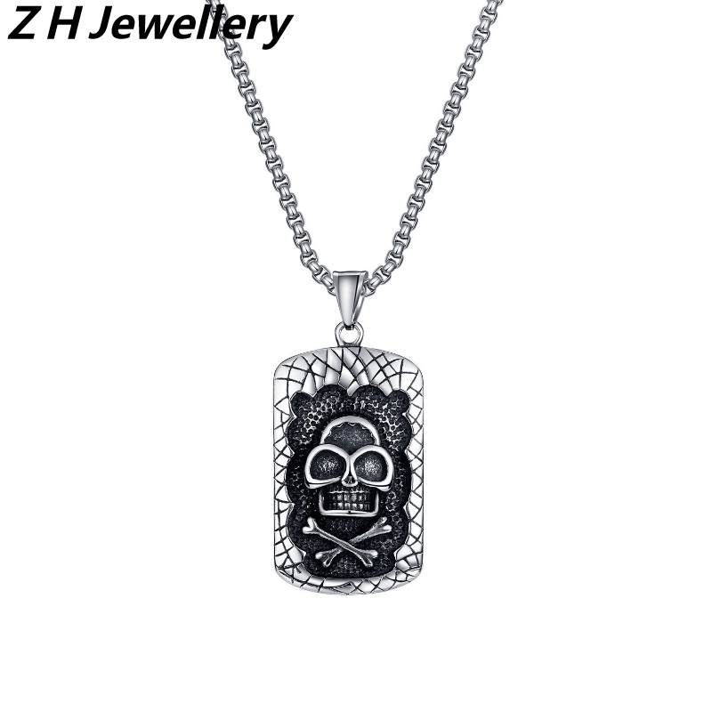 [Z H Perhiasan] Vintage Square Skull Hip Hop Liontin Fashion Pria Dan Wanita Anti Karat Kalung Punk Pesta Rock Titanium Steel Perhiasan Aksesoris