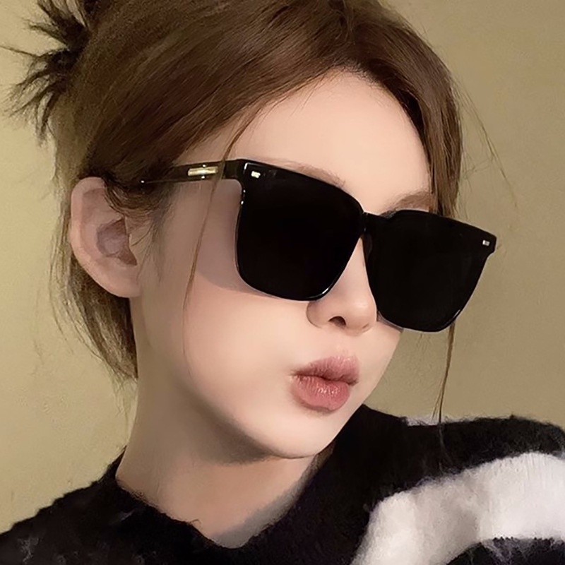 Kacamata Hitam Fashion Square Aesthetic Shades Untuk Wanita/Pria Metal Frame Sunglasses Eyewear