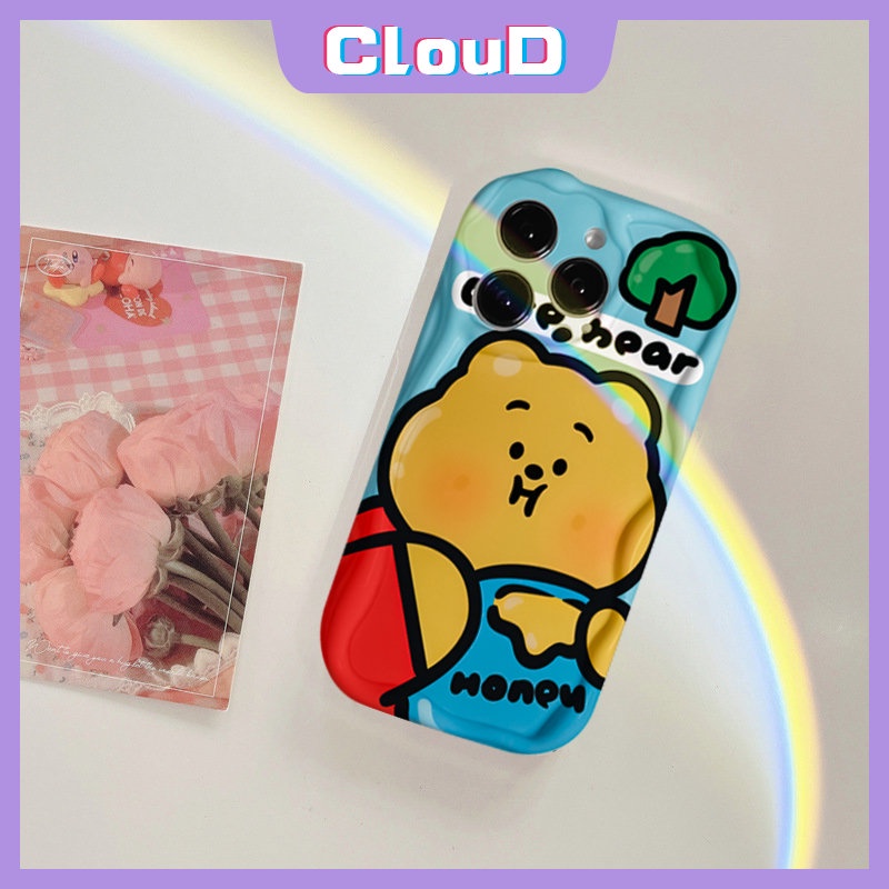 IPHONE Kartun Strawberry Bear Manyo Case Kompatibel Untuk Iphone13 11 14 12 Pro Max7 6 6s 8plus X XR XS Max 7Plus SE 2020 Lembut Tpu Lucu Winnie The Pooh 3D Tepi Bergelombang Melengkung Glossy Cover